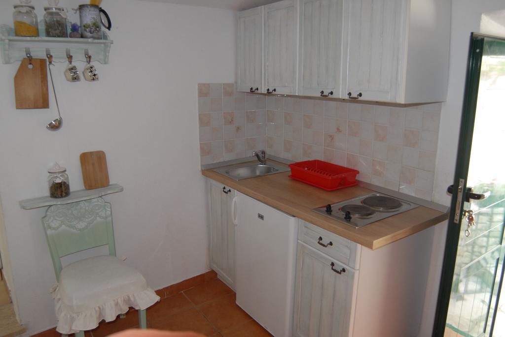 Apartments Ivica Mateljak Брист Екстер'єр фото